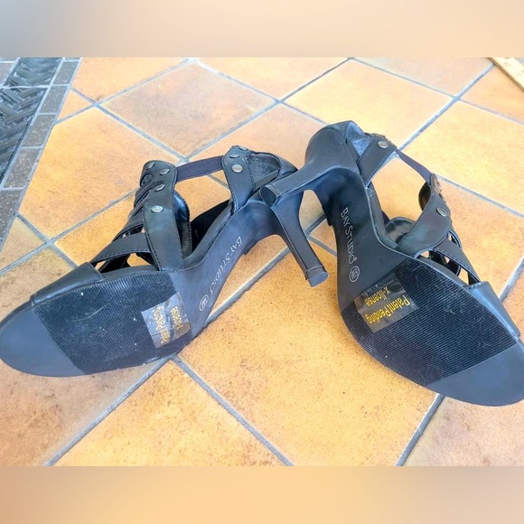 Bay Studio strappy black sandal with heel and open toe - NEW - Picture 3 of 4